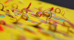 , Bonne Fête de fin d'année !
La Galerie Hayasaki vous souhaite tous nos voeux de bonheur, santé pour cette ouvelle année 2012 !